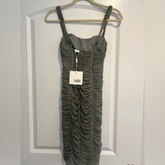 Selfie Leslie square neckline, ruched body on dress in olive - Picture 5 of 5